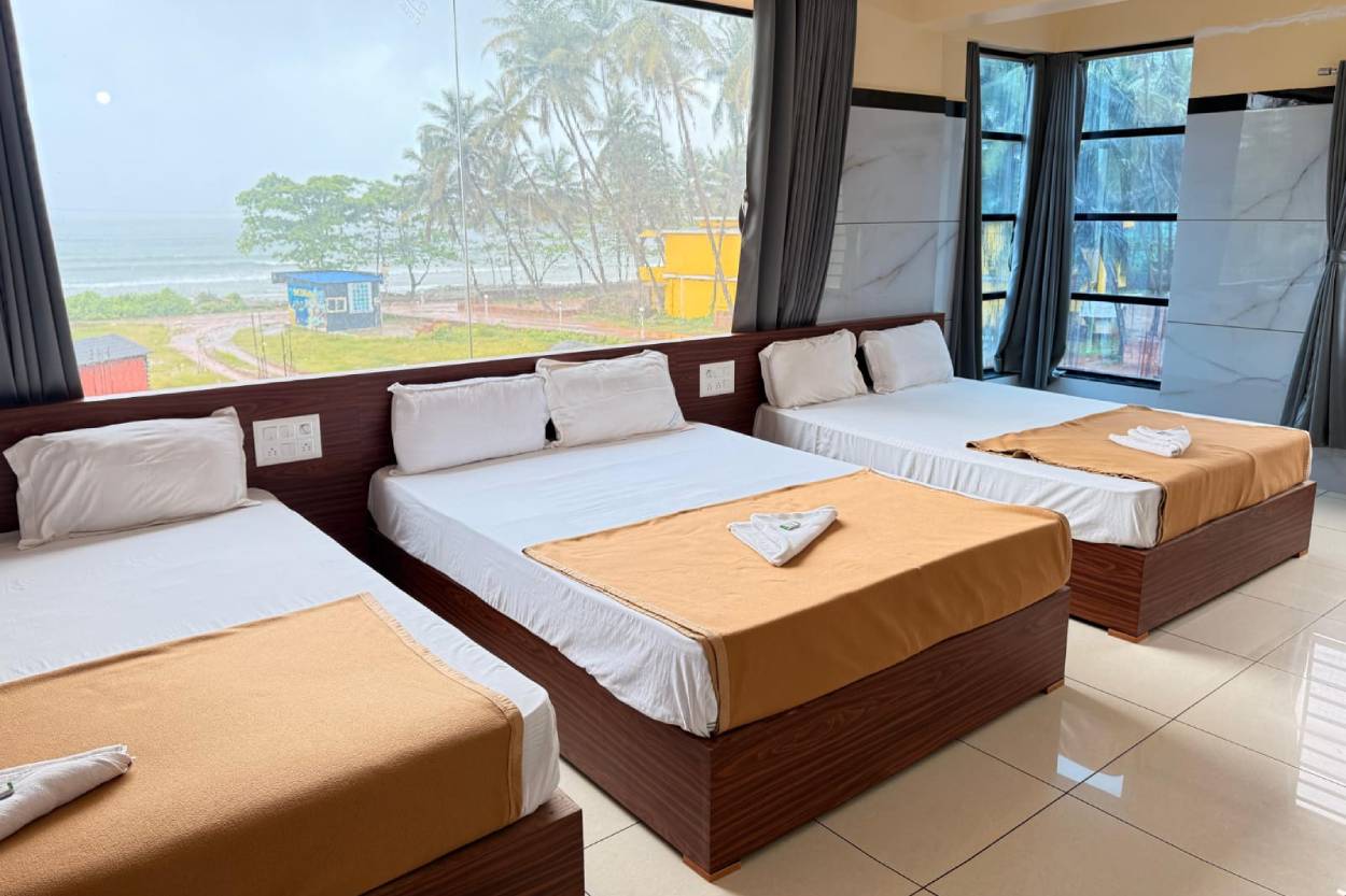 images/room/deluxe-six-bed-room2.jpg